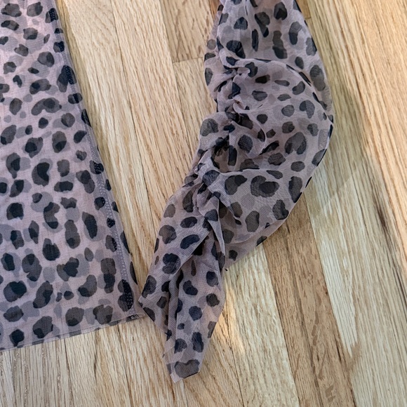 Leopard Print MESH TOP SMALL - Picture 2 of 4
